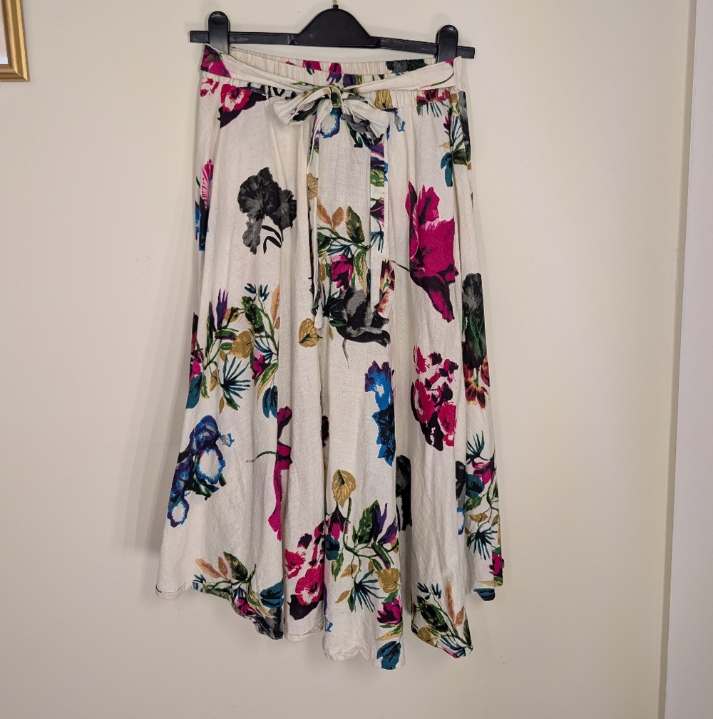 💐Roz & Ali Linen Blend Midi Skirt Floral White Tropical Summer 💐3 For $20💐